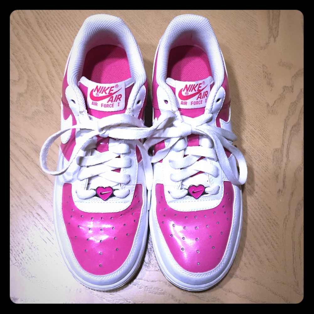 Nike Air women size 6Y white/pink used 2x